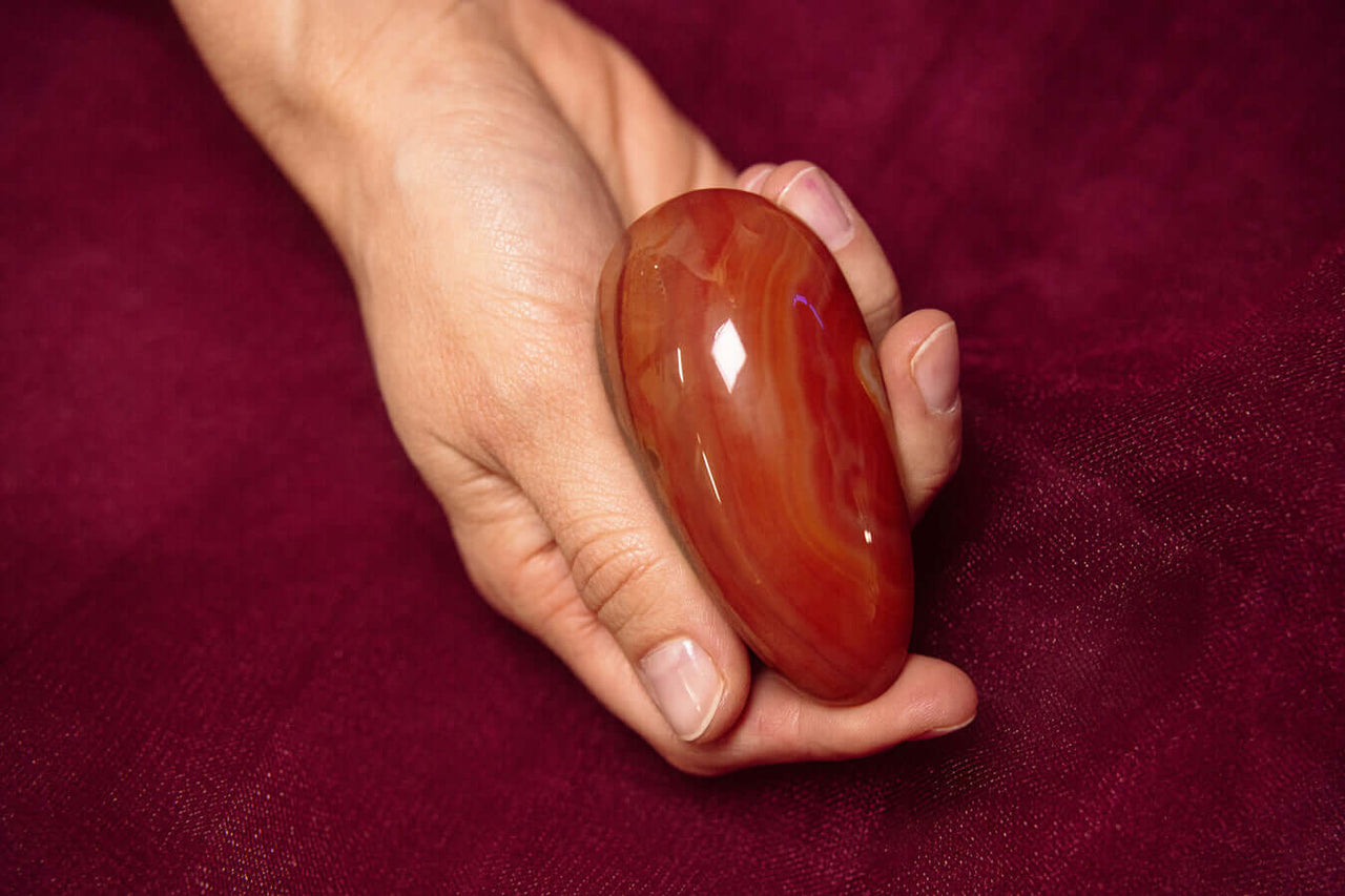 CARNELIAN MASSAGE CRYSTAL - THE PETAL SPICE - Yoni Wanderland