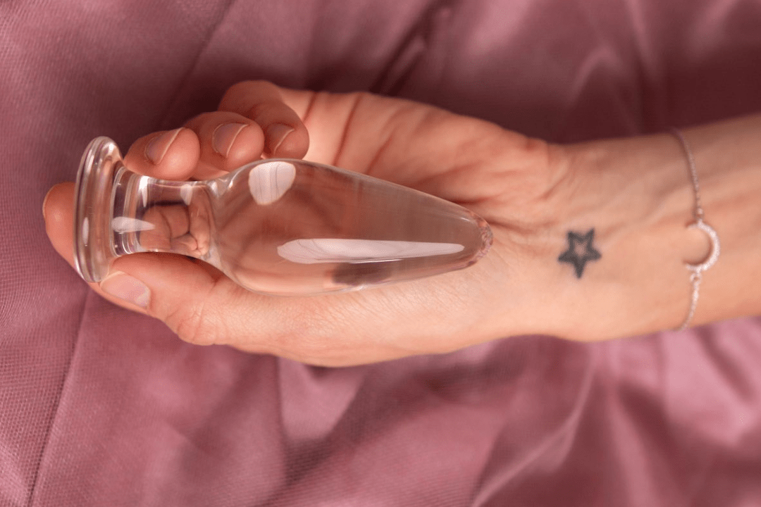 Glass Butt Plug - The Glass BumBum Plug: Free of dyes and chemicals - Yoni Wanderland