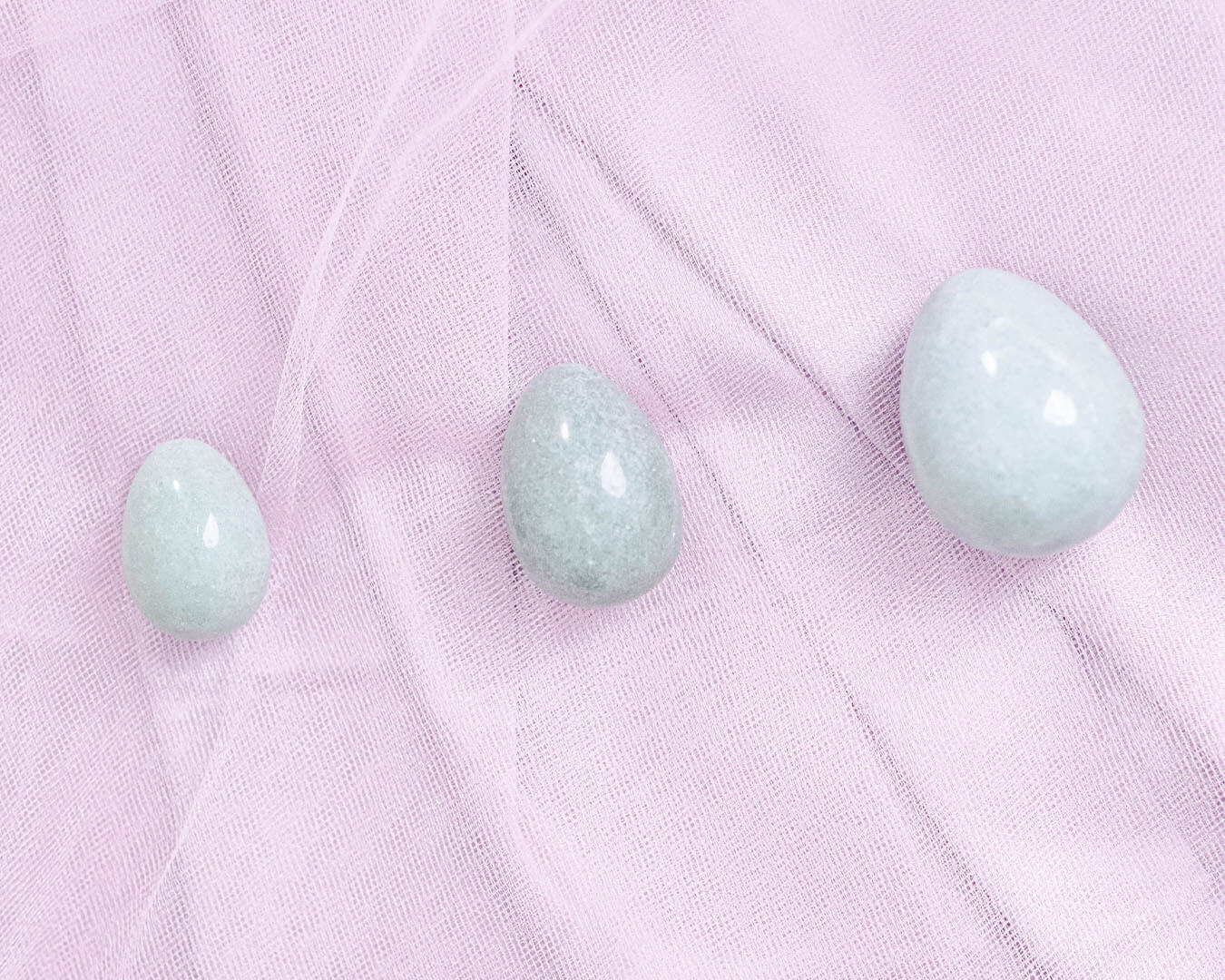 GREEN AVENTURINE YONI EGG - CHARM