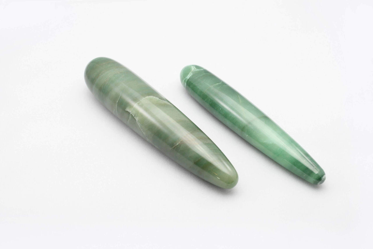GREEN AVENTURINE YONI WAND - THE STRAIGHT CHARM - Yoni Wanderland